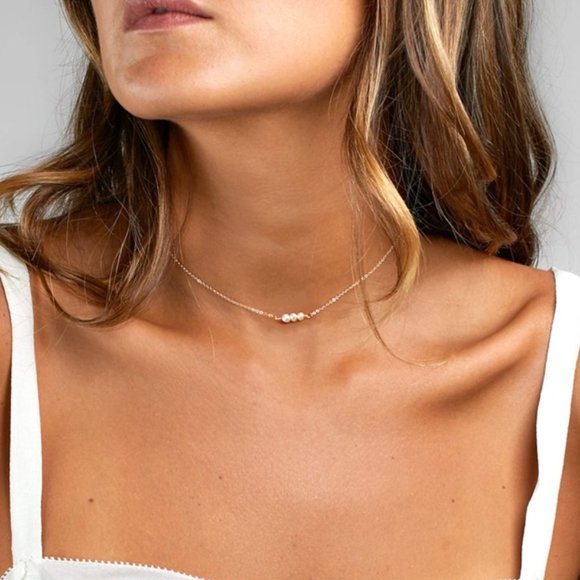 Jewelry - ✨HP✨NEW Dainty Beads Choker Necklace